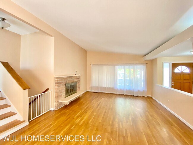 Foto del edificio - 4 br, 2.5 bath House - 15401 NE 3rd Pl