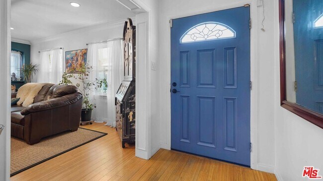 Building Photo - 3801 Sutro Ave