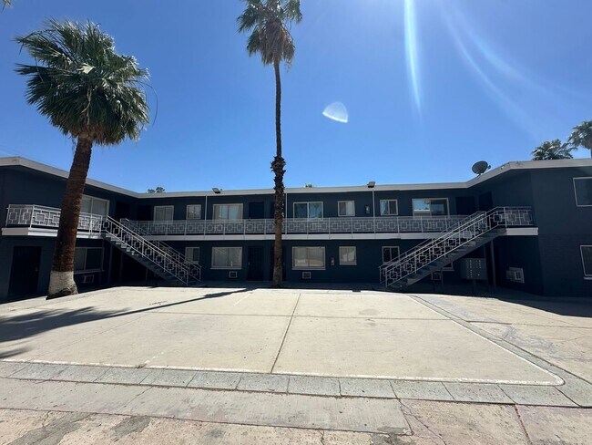 Building Photo - 2105 Sunrise Ave