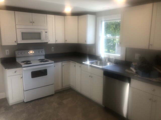 Kitchen - 157 W Main St