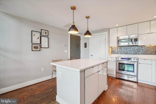 Building Photo - 2920 Georgia Ave NW