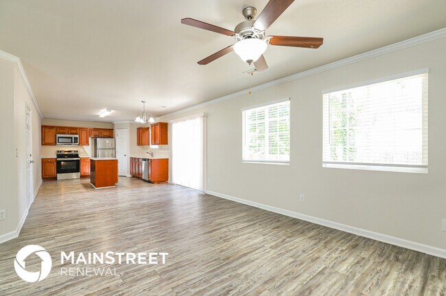 Foto del edificio - 5728 Hidden Lake Dr