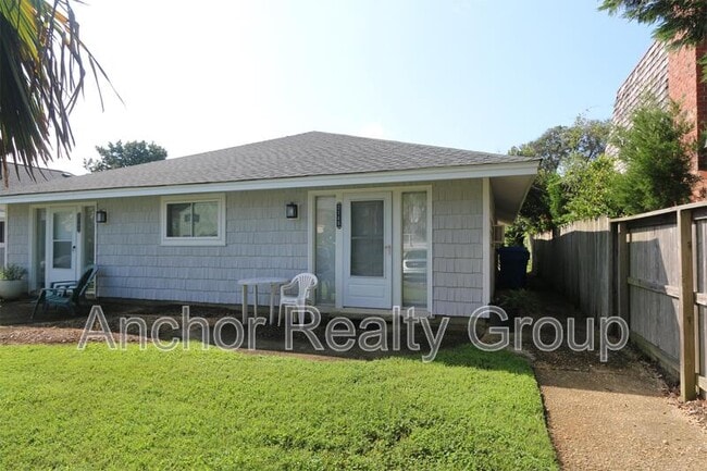 Building Photo - 214B 57th St