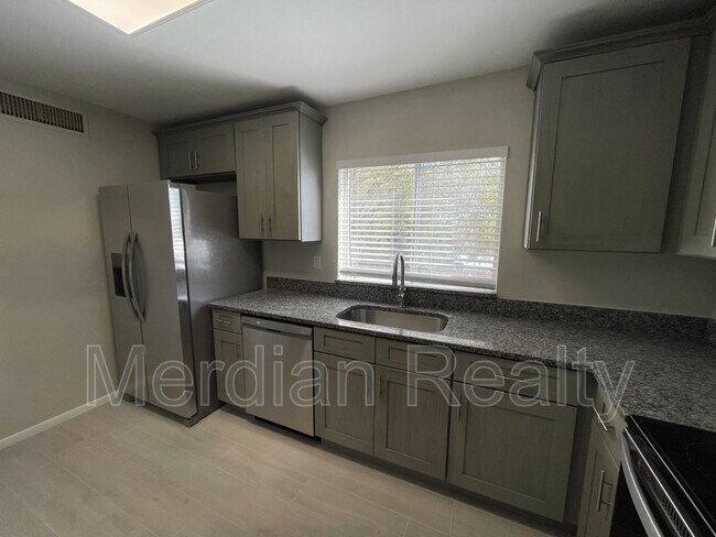 Building Photo - 602 Orange Dr