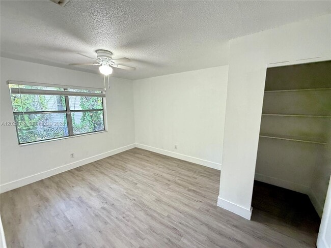 Foto del edificio - 1406 SW 1st St
