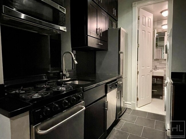 Building Photo - E 28TH ST.