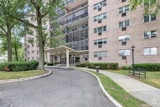 Building Photo - 25 Cartright St