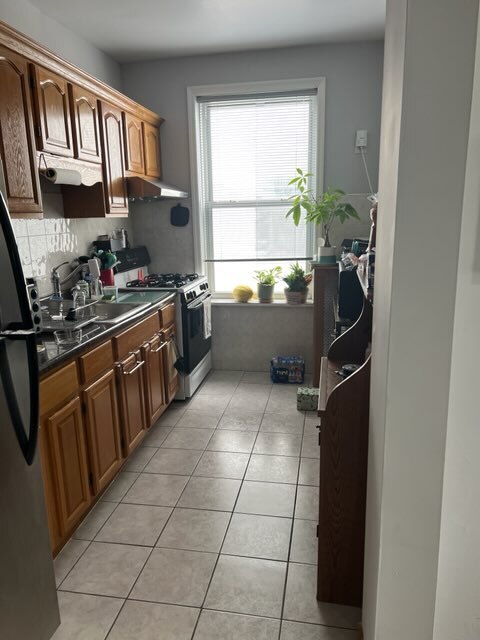 Kitchen - 1642 E 2nd St