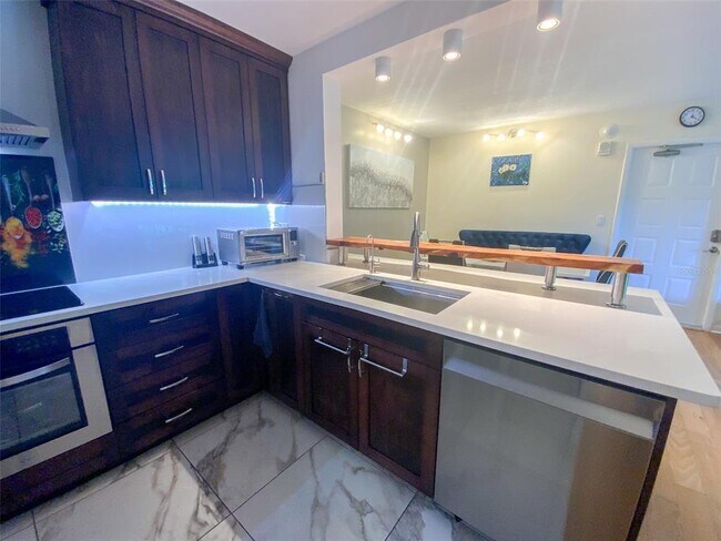 Foto del edificio - 3134 Lake Pine Way S