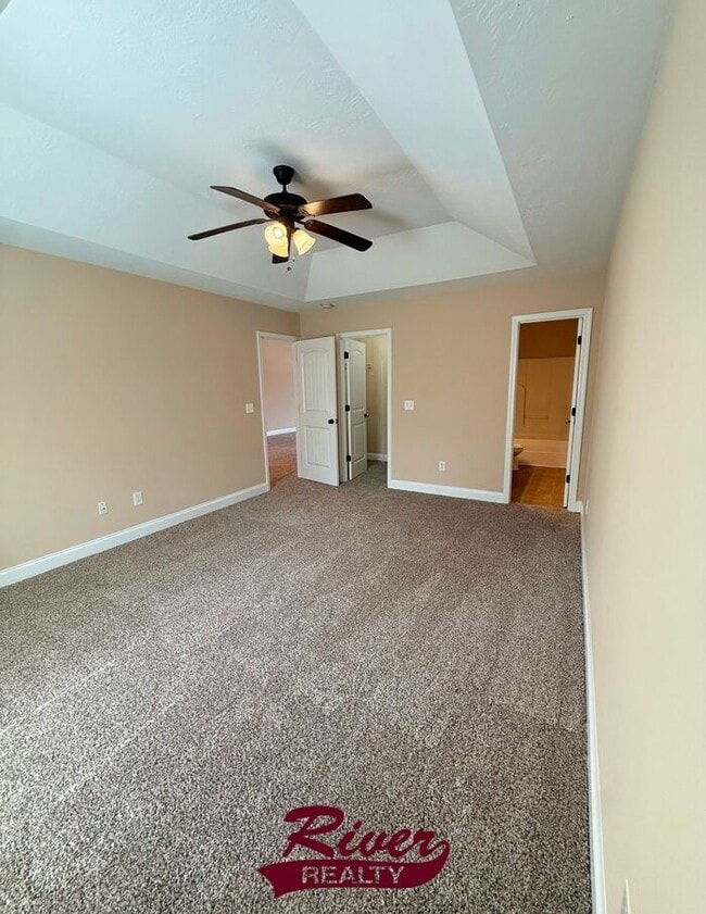 Building Photo - 421 Metz Dr