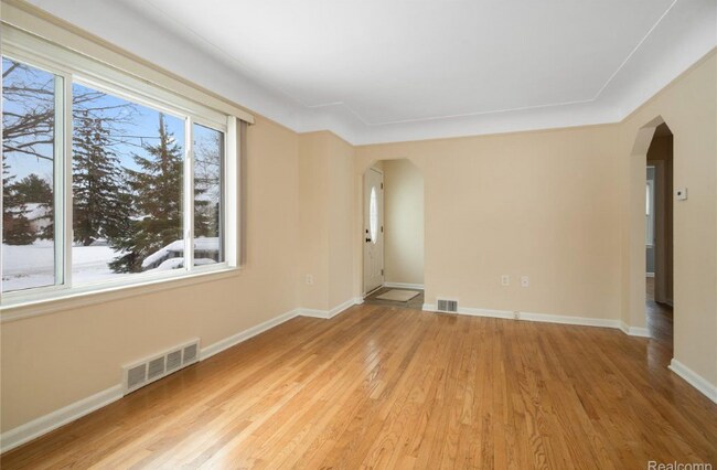 Building Photo - 242 Preston Ave