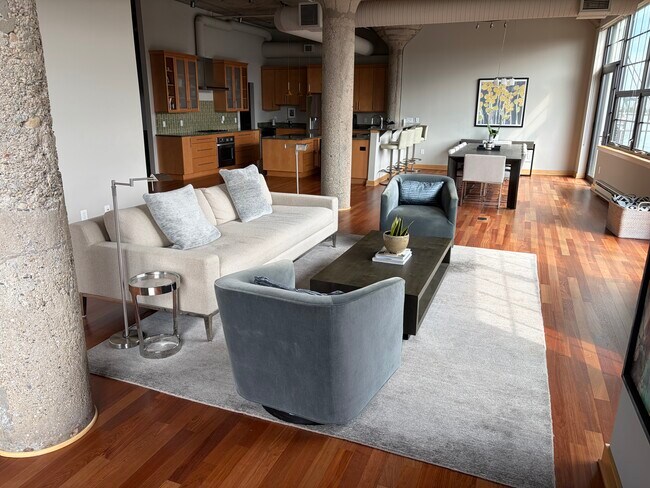 Foto del edificio - 311 E Erie St