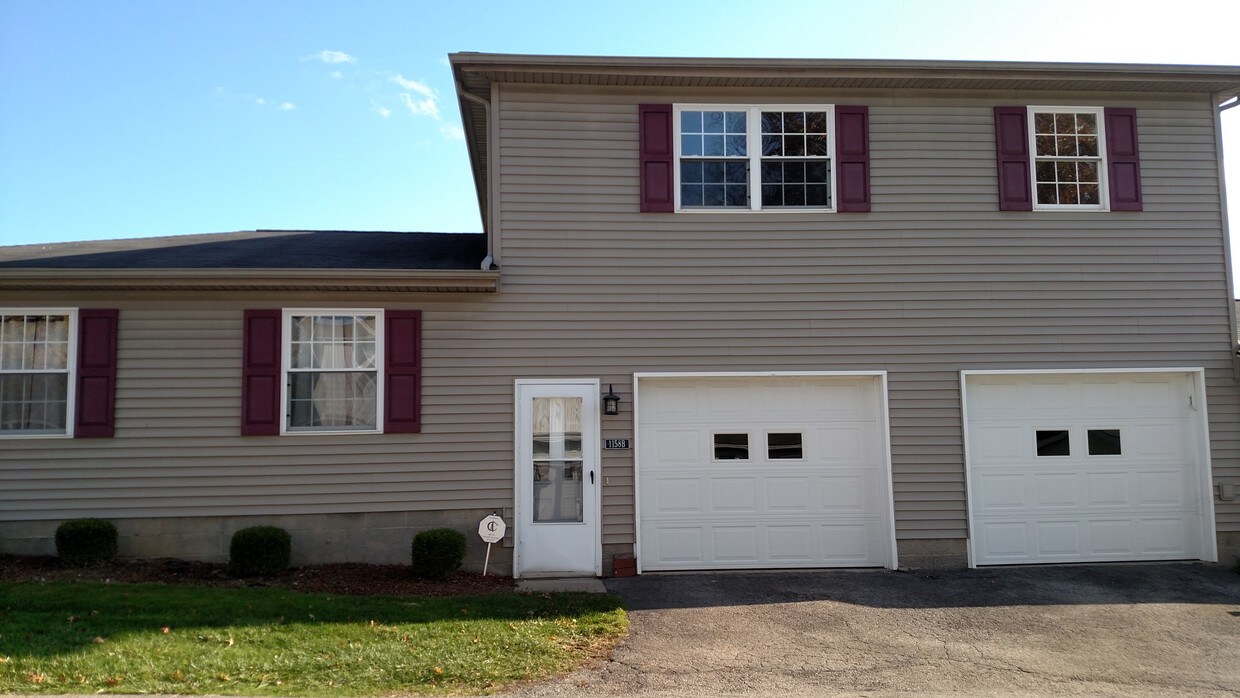 1158 S Lincoln Ave Unit B, Salem, OH 44460 Apartment for