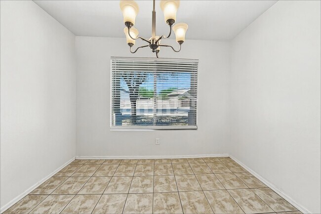 Foto del edificio - 11353 W Buchanan St