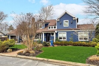 Building Photo - 71 Oak Pl