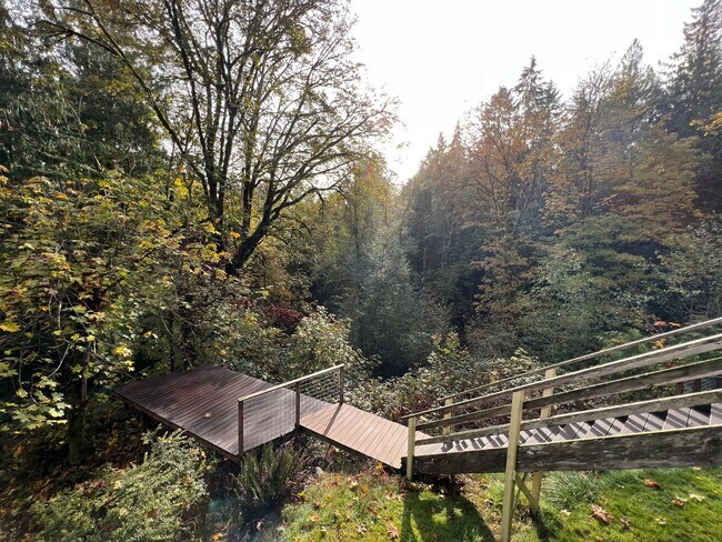 Building Photo - Southworth Hideaway Available Now! Small Pets Okay! 2 Br for Rent!