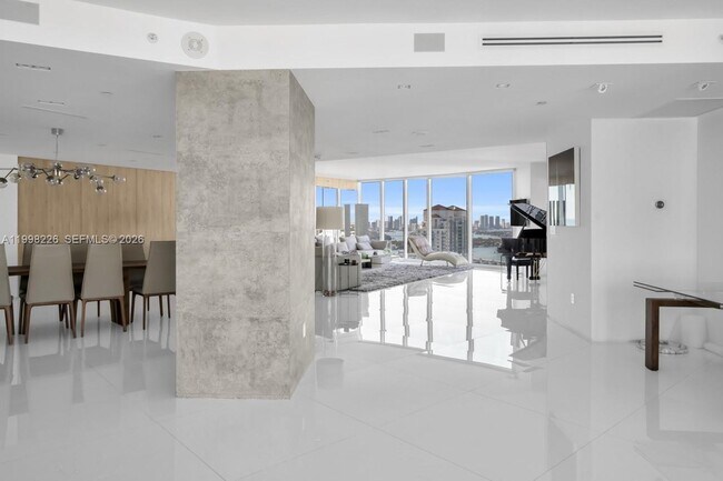 Foto del edificio - 300 South Pointe Dr