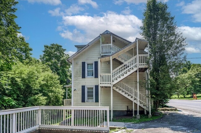 Building Photo - 34 Poplar St