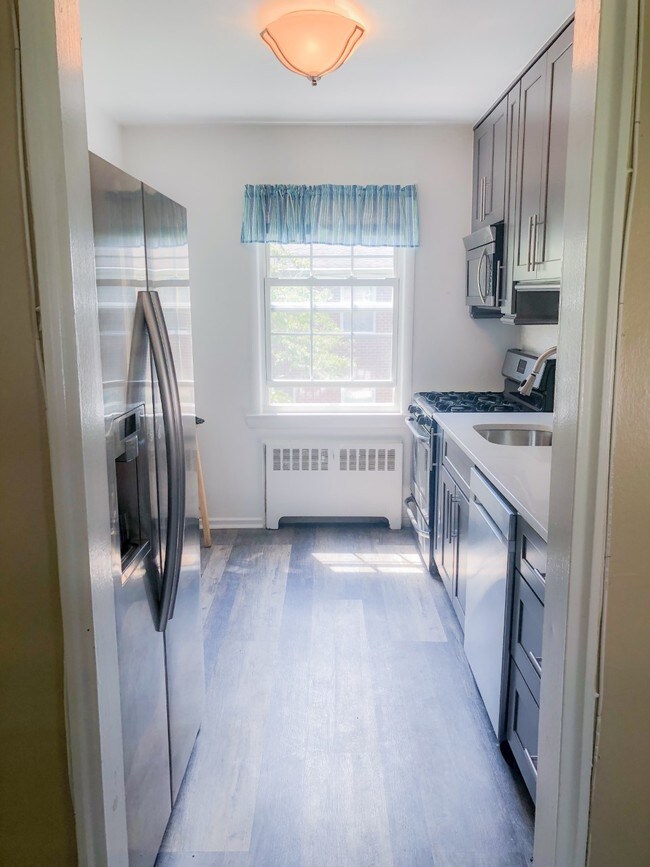 Kitchen - 3 Fieldstone Dr