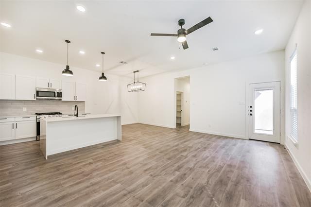 Foto del edificio - 1868 Dry Cherry Ln