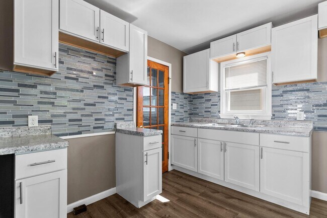 Building Photo - 5124 N 41st St