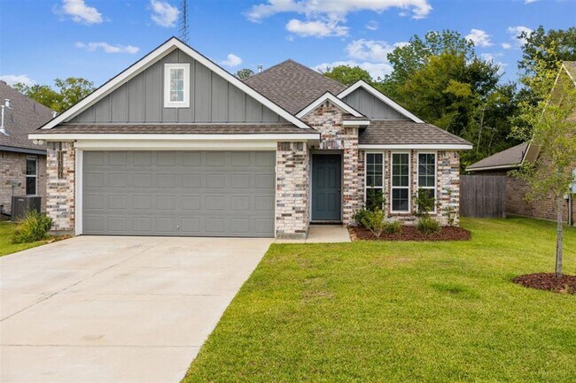 Building Photo - Like new 3 bedroom, 2 bath in the gated community of Point Aquarius/Summerchase