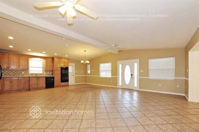 Foto del edificio - 452 Hazelwood Rd