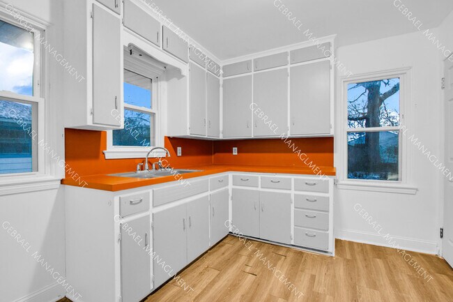 Building Photo - 2306 Pennsylvania Ave