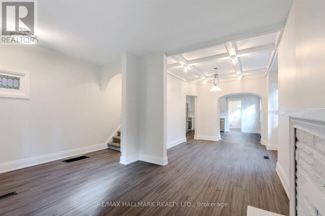 Building Photo - 165 Wineva Ave