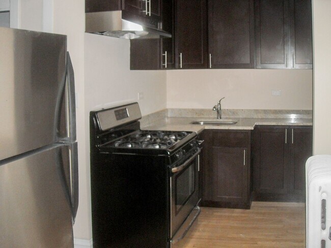 Foto del edificio - 538 W Cornelia Ave