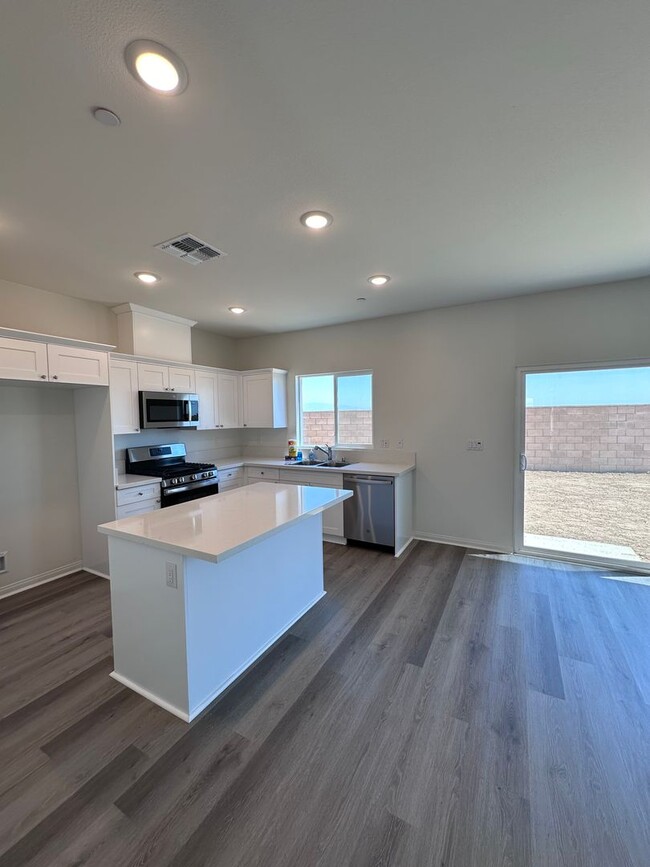 Building Photo - 10821 Kuma Wy