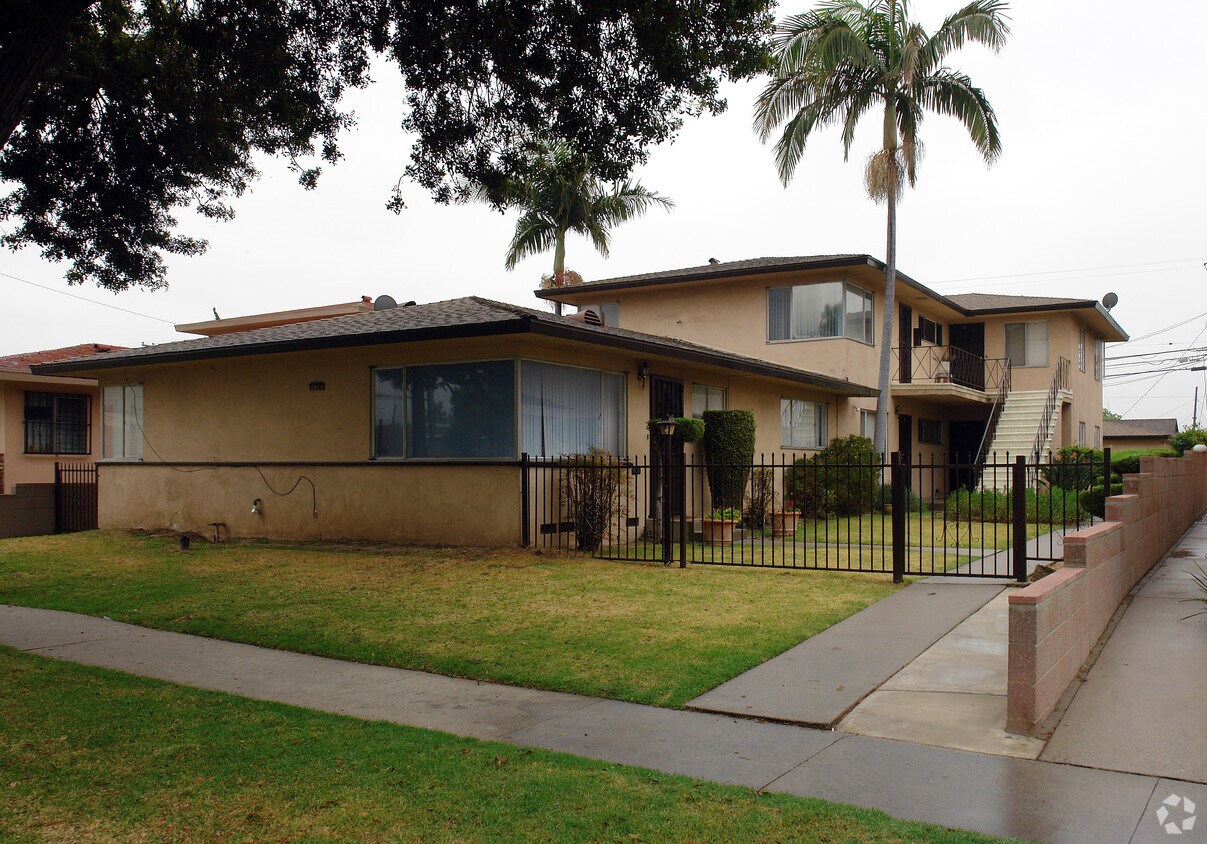 Building Photo - 2504 W El Segundo Blvd