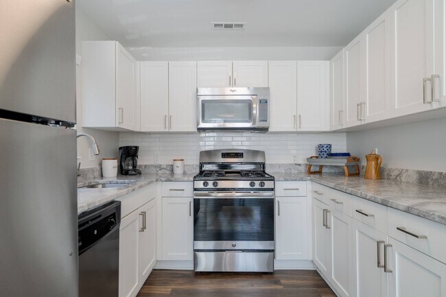 Building Photo - Residences at Stevens Pond