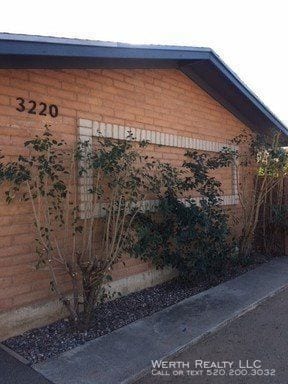 Building Photo - 3220 E Monte Vista Dr