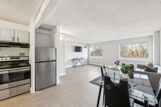 Building Photo - 1711 Bellevue Ave