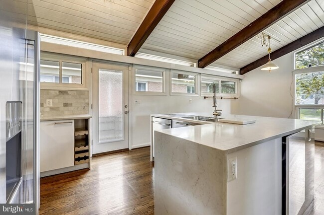 Photo - 5511 Huntington Pkwy House