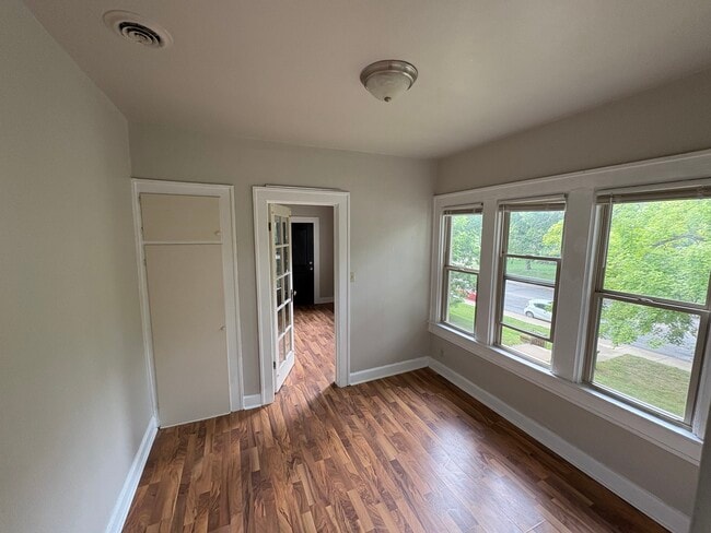 Bedroom - 4901 N Washington Blvd