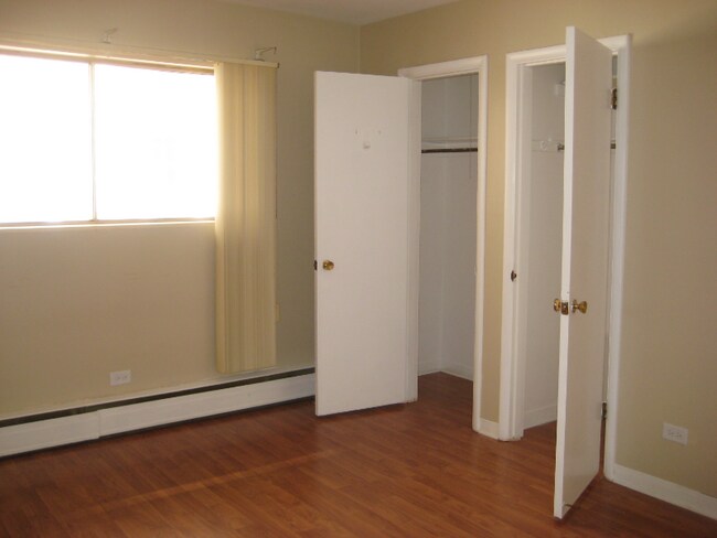 Building Photo - 216 S Oak Park Ave