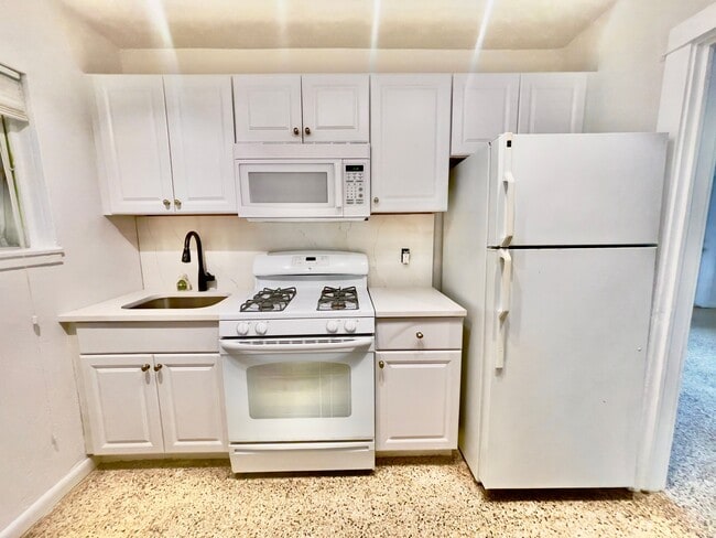 Foto del edificio - 1614 NE 7th St