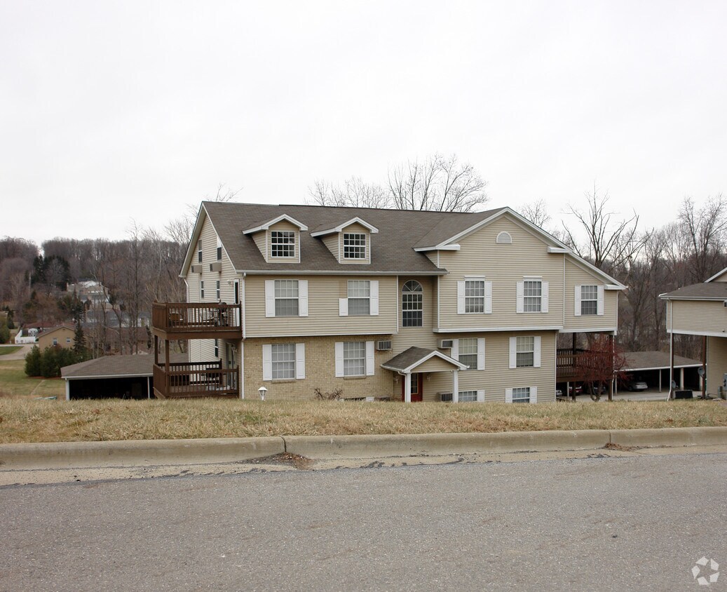 6496 St Andrews Dr, Canfield, OH 44406 Apartments in Canfield, OH