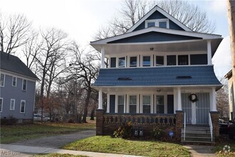 Building Photo - 676 E 91st St