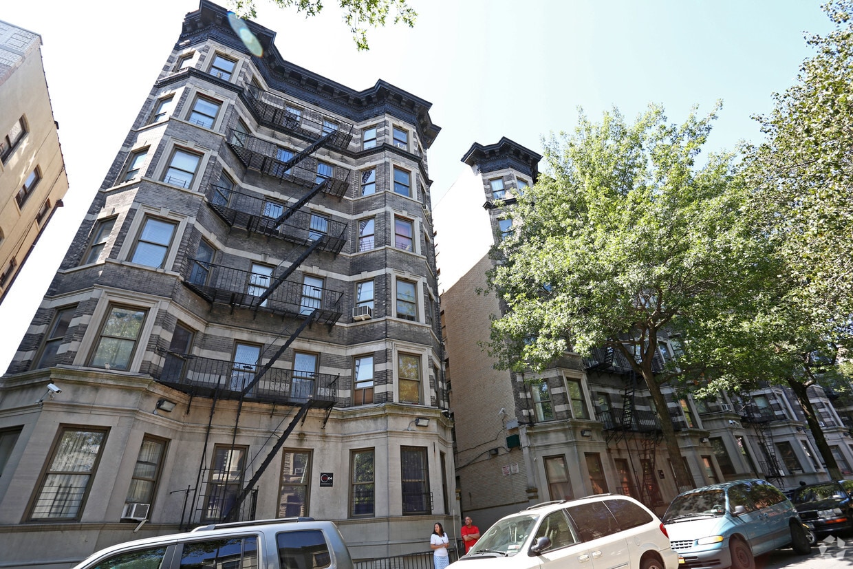 Building Photo - 402-420 W 148th St