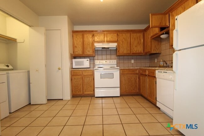 Building Photo - 4107 Primrose Dr