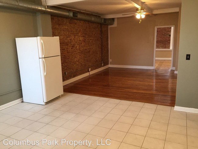 Building Photo - 570 Gillis St