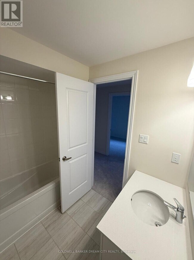 Building Photo - 35 Brown St