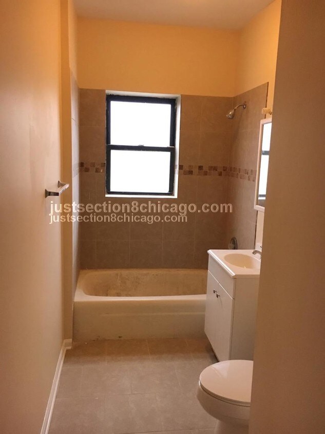 Foto del edificio - 6900 S Michigan Ave