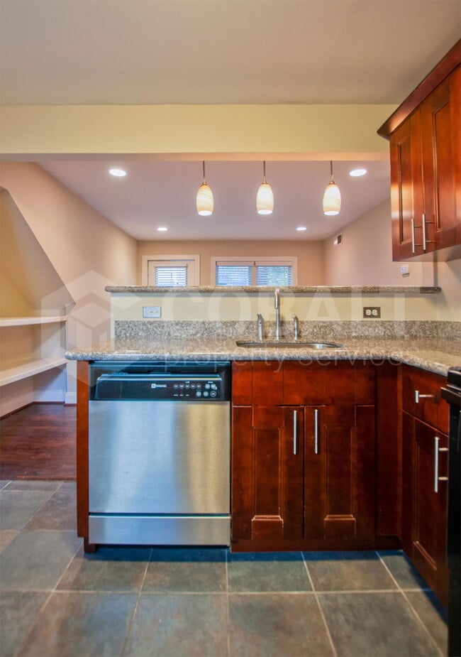 Foto del edificio - 626 Irwin St NE