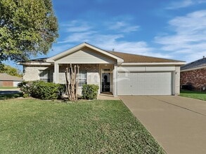 Building Photo - 2326 Loquat Ln