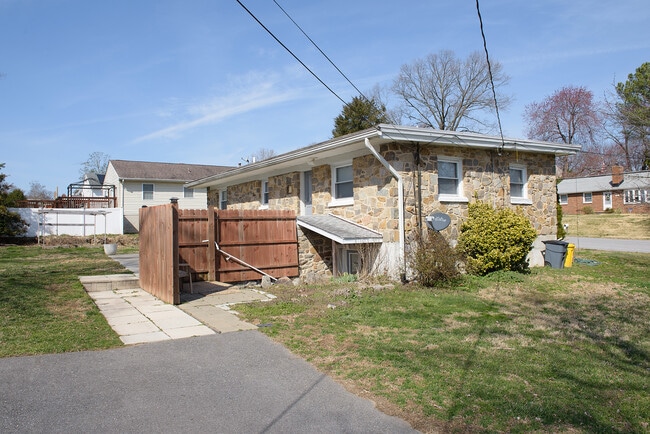Building Photo - 1429 Virginia Ave