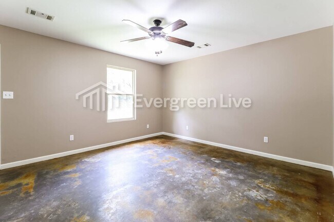 Building Photo - 1300 Ridge Rd
